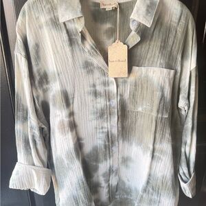 Hem & Thread Gray Tie-Dye Shirt